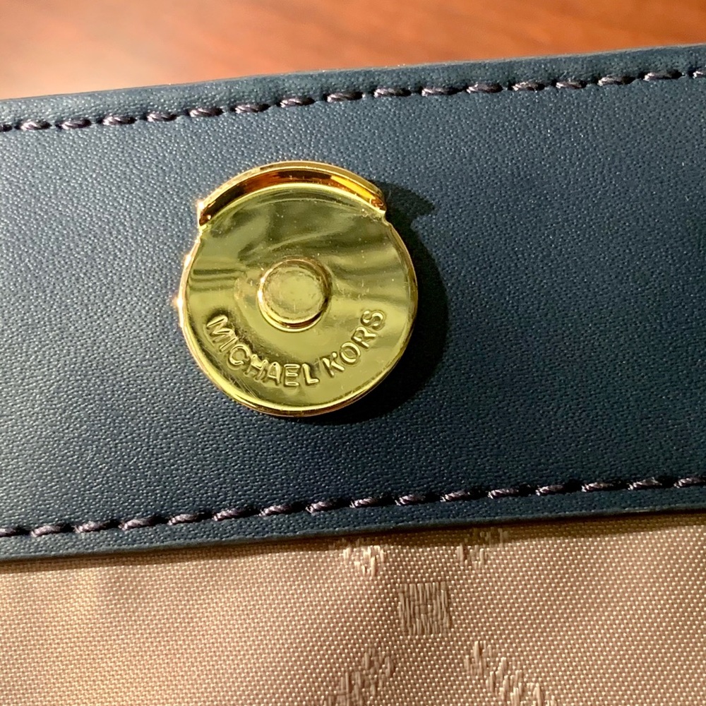 Michael Kors Abbey Large Logo Cargo Backpack - Picture 9 of 16